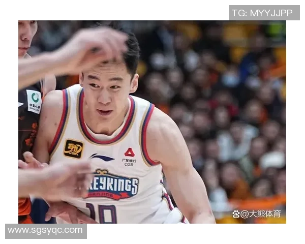 郭昊文：从篮球新星到职业生涯的奋斗与梦想之路